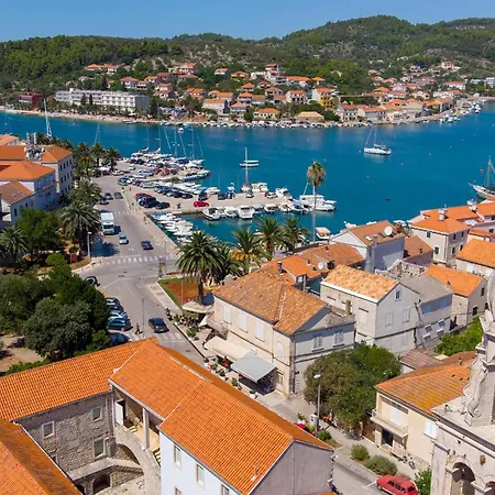 Stunning Home In Vela Luka